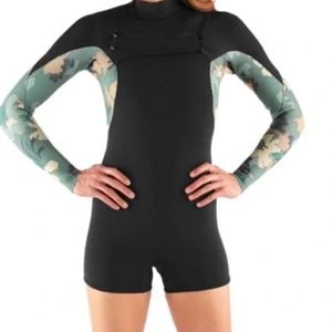 Women's Patagonia Wetsuit R1® Lite Yulex® Front-Zip Long-Sleeved Spring Suit